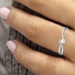 10k White Gold Princess-cut Diamond Promise Ring (1/10 cttw, I-J, I1-I2)